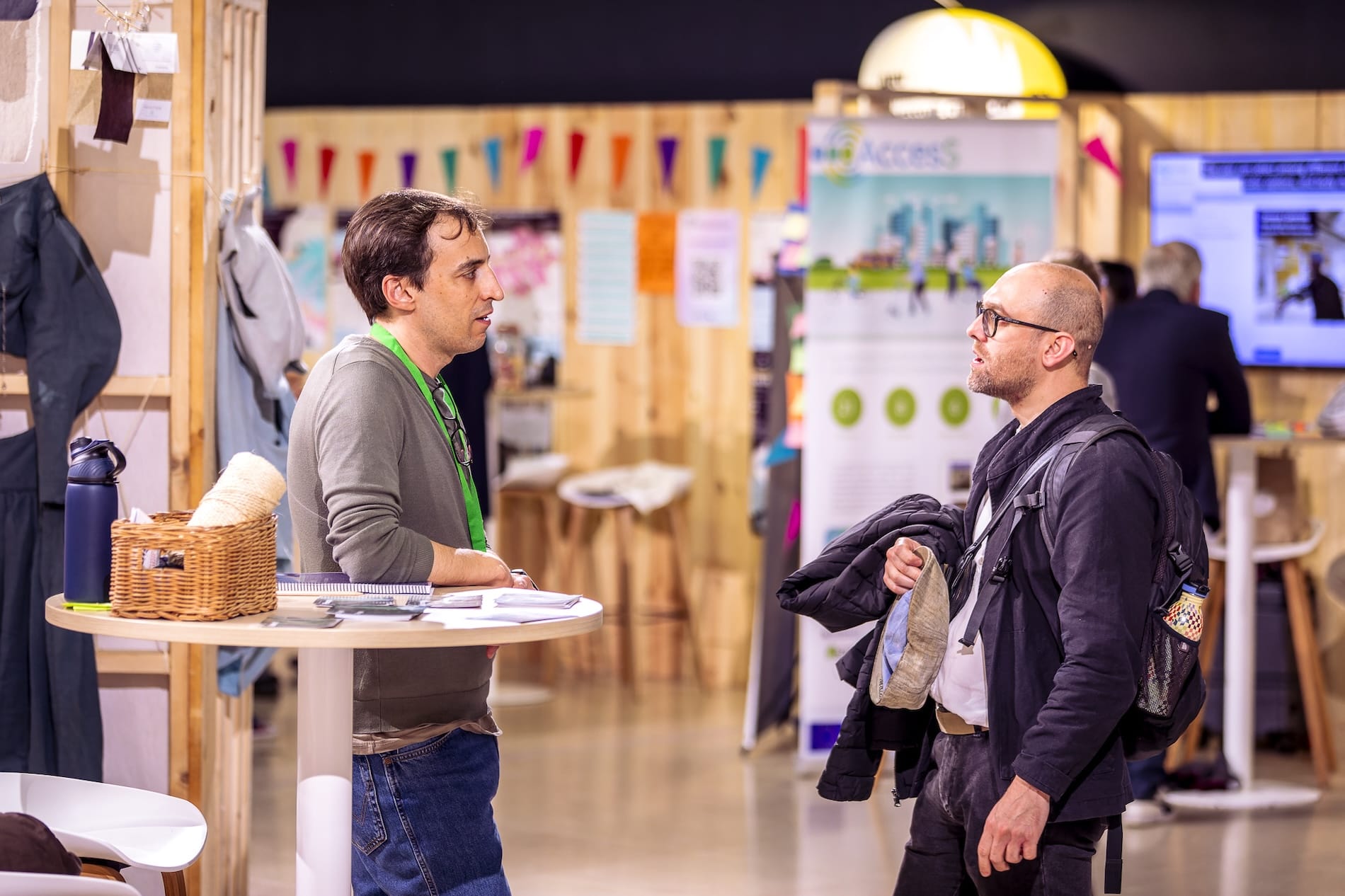 A conversation at the IMASUS stand